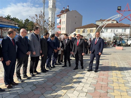 18 Mart Şehitleri Anma Günü Çelenk Sunma Töreni Gerçekleştirildi.